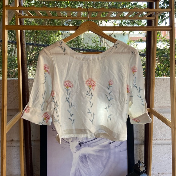 Floral crop Top. Size- L - Picture 5 of 8